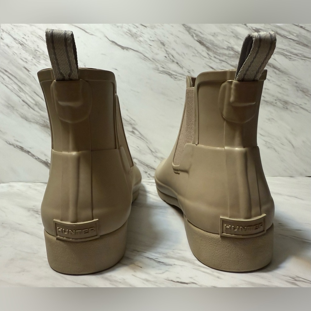 HUNTER WOMEN'S REFINED SLIM FIT CHELSEA BOOTS